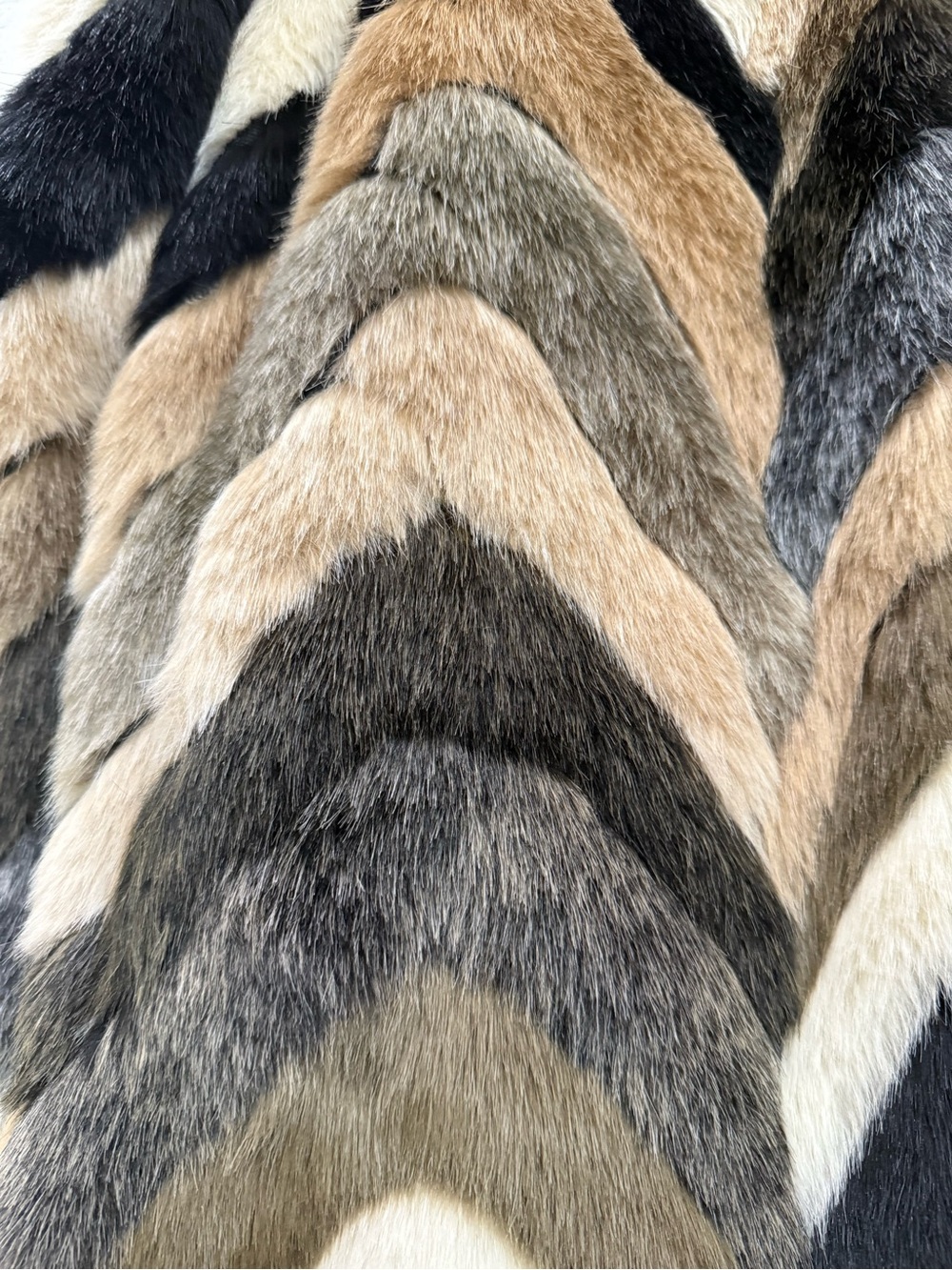 AMUSE SOCIETY Waylon Faux Fur Chevron Pattern Coat Jacket Size M - Picture 10 of 15